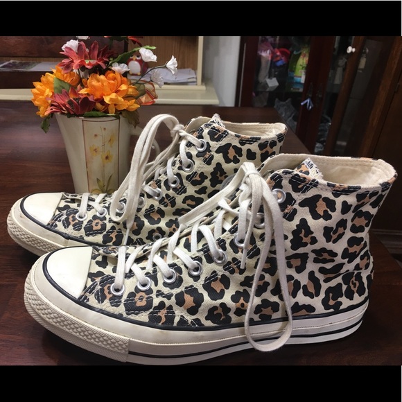womens cheetah converse